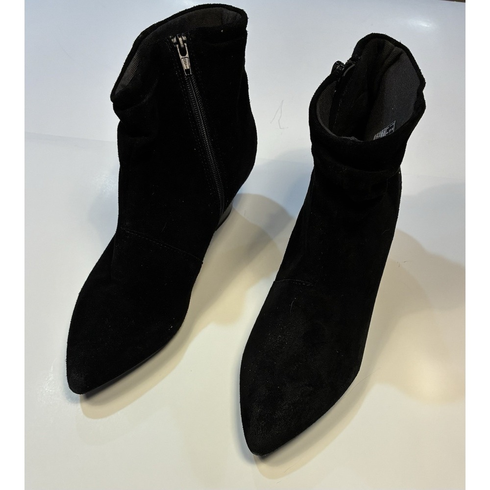 NIB Clarks Collection Teresa Skip Black Suede Ankle Boots 8.5 W 2" stacked heel